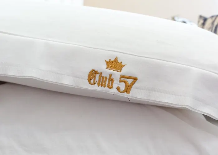 בית הארחה Club 57 Imperial 4*