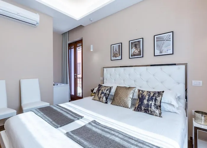 Club 57 Imperial בית הארחה 4*